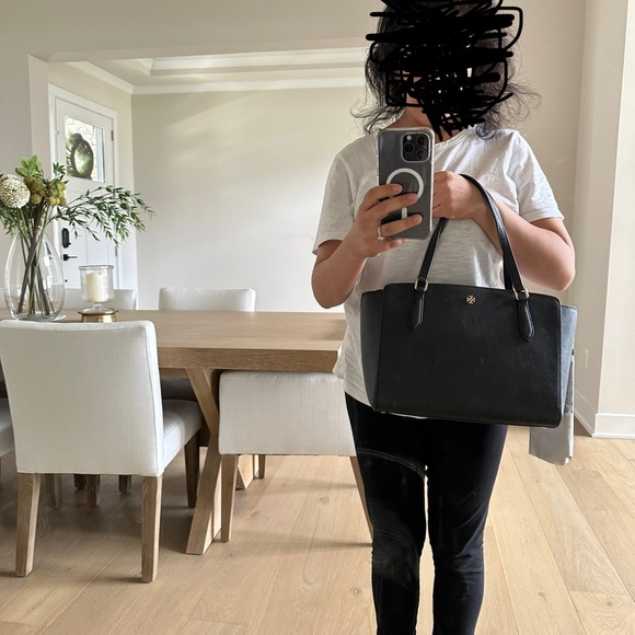 Brand new Tory Burch Emerson Tote Bag - Picture 10 of 10